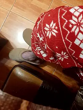 Snapshot of feet_toes chatting on December 2, 5:59 am feet toes online show from December 2, 5:59 am