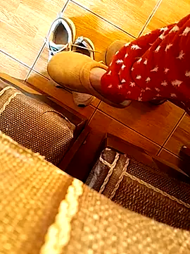 Snapshot of feet_toes chatting on February 24, 5:43 am feet toes online show from February 24, 5:43 am