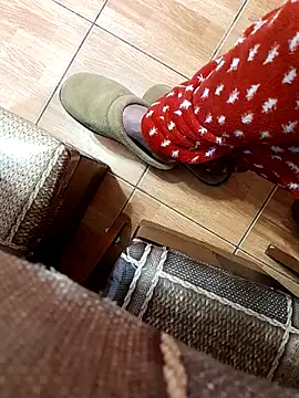 Snapshot of feet_toes chatting on February 27, 5:34 am feet toes online show from February 27, 5:34 am