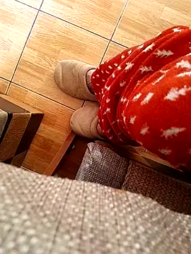 Snapshot of feet_toes chatting on March 5, 5:29 am feet toes online show from March 5, 5:29 am