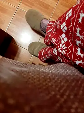 Snapshot of feet_toes chatting on March 23, 3:32 am feet toes online show from March 23, 3:32 am