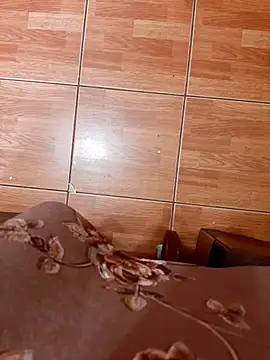 Snapshot of feet_toes chatting on October 14, 5:30 am feet toes online show from October 14, 5:30 am