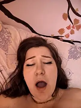 Snapshot of HunnyyLove chatting on September 16, 6:09 pm HunnyyLove online show from September 16, 6:09 pm