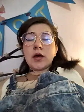 Snapshot of HunnyyLove chatting on September 23, 6:44 pm HunnyyLove online show from September 23, 6:44 pm