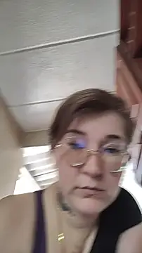 Snapshot of HunnyyLove chatting on October 27, 4:44 pm HunnyyLove online show from October 27, 4:44 pm