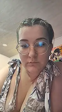 Snapshot of HunnyyLove chatting on February 5, 2:43 pm HunnyyLove online show from February 5, 2:43 pm