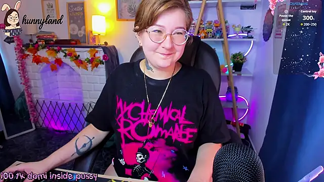 Snapshot of HunnyyLove chatting on February 16, 3:08 pm HunnyyLove online show from February 16, 3:08 pm