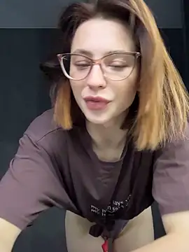 Camilla Railian online show from October 1, 3:18 pm