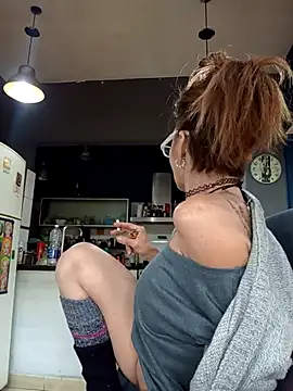 Snapshot of FrozenWaffle chatting on May 9, 3:17 pm FrozenWaffle online show from May 9, 3:17 pm