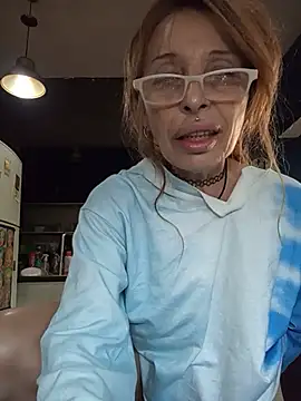 Snapshot of FrozenWaffle chatting on May 19, 7:31 pm FrozenWaffle online show from May 19, 7:31 pm