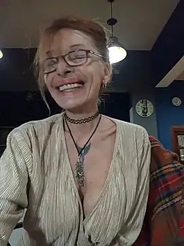 Snapshot of FrozenWaffle chatting on May 25, 5:52 pm FrozenWaffle online show from May 25, 5:52 pm