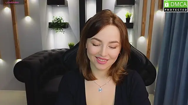 Snapshot of Mira_Mermayd chatting on February 8, 4:25 am Mira Mermayd online show from February 8, 4:25 am