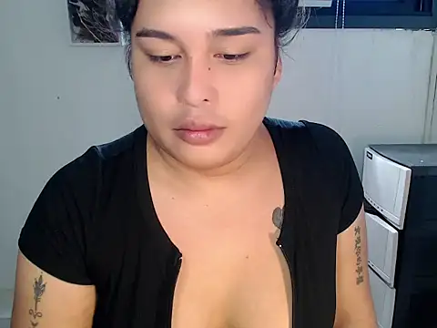 Snapshot of Hardcore_Tgirl chatting on June 4, 11:44 pm Hardcore Tgirl online show from June 4, 11:44 pm