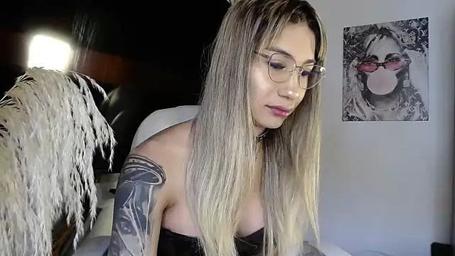 Snapshot of saraplayboy96 chatting on October 28, 6:32 pm saraplayboy96 online show from October 28, 6:32 pm