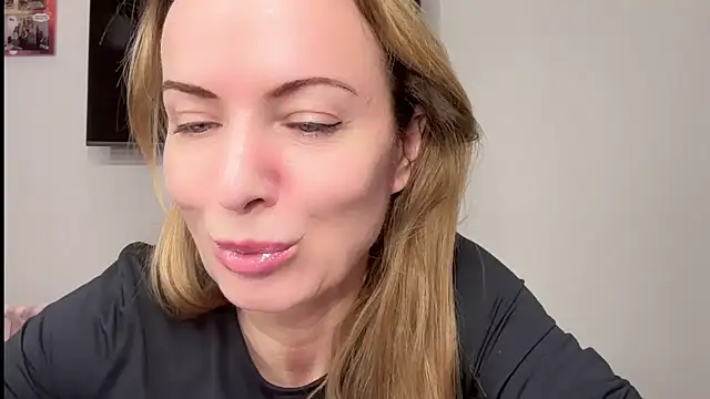 RachellAmazing online show from February 7, 9:15 pm