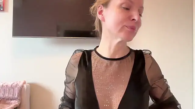 RachellAmazing online show from March 5, 1:39 pm