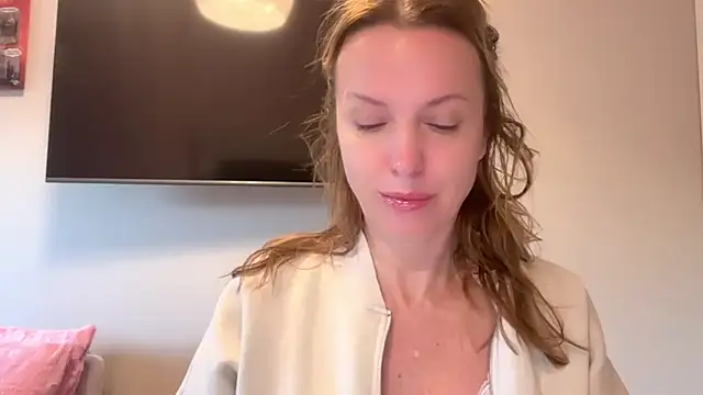 RachellAmazing online show from March 19, 6:14 am