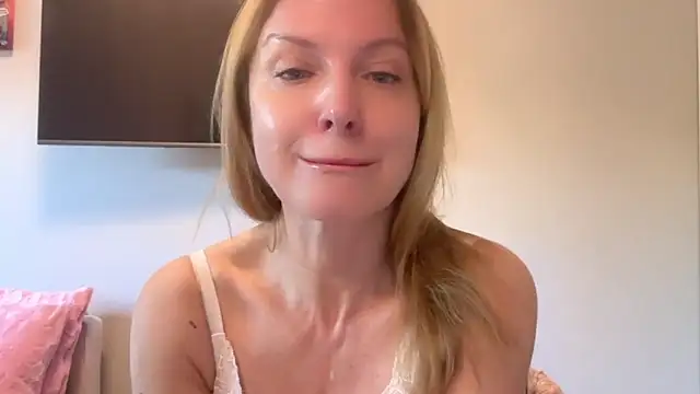 RachellAmazing online show from March 19, 9:49 am