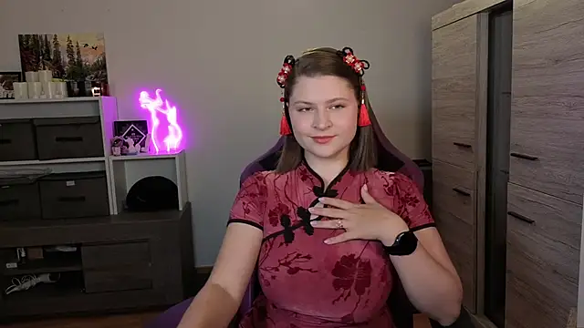 Snapshot of TinniAngel chatting on September 30, 5:29 pm TinniAngel online show from September 30, 5:29 pm