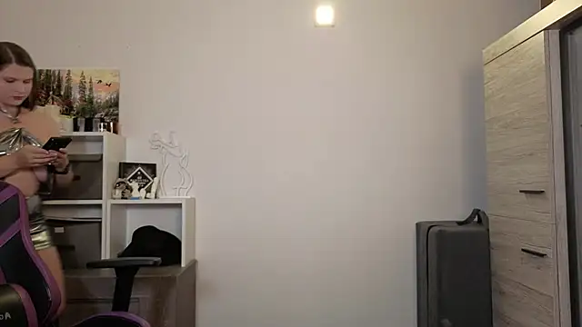 Snapshot of TinniAngel chatting on October 1, 5:08 pm TinniAngel online show from October 1, 5:08 pm