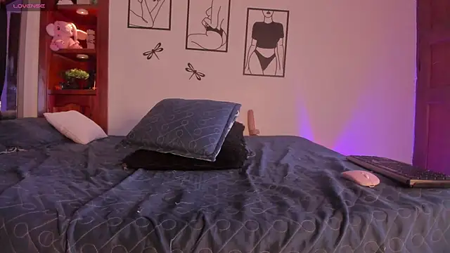 Snapshot of MarStonee chatting on February 22, 5:12 am MarStonee online show from February 22, 5:12 am