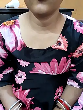 Snapshot of Diya_143 chatting on September 13, 8:47 am Diya 143 online show from September 13, 8:47 am