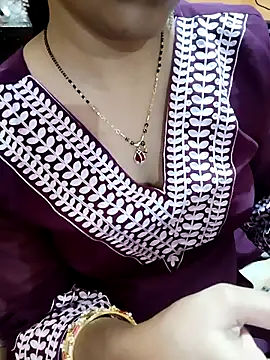 Snapshot of Diya_143 chatting on October 23, 1:54 pm Diya 143 online show from October 23, 1:54 pm