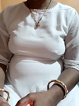 Snapshot of Diya_143 chatting on October 24, 4:42 am Diya 143 online show from October 24, 4:42 am