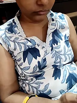 Snapshot of Diya_143 chatting on October 26, 6:14 pm Diya 143 online show from October 26, 6:14 pm