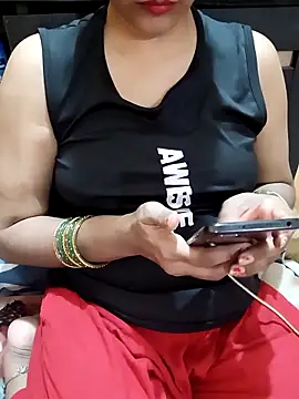 Snapshot of Diya_143 chatting on November 4, 7:46 pm Diya 143 online show from November 4, 7:46 pm