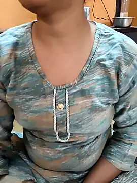 Snapshot of Diya_143 chatting on November 11, 8:25 am Diya 143 online show from November 11, 8:25 am