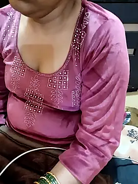 Snapshot of Diya_143 chatting on November 13, 8:08 pm Diya 143 online show from November 13, 8:08 pm