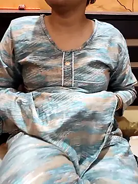 Snapshot of Diya_143 chatting on November 15, 6:26 pm Diya 143 online show from November 15, 6:26 pm