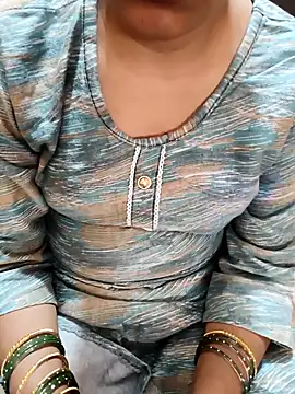 Snapshot of Diya_143 chatting on November 21, 5:39 am Diya 143 online show from November 21, 5:39 am