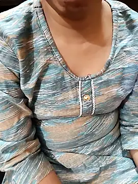 Snapshot of Diya_143 chatting on November 21, 5:55 pm Diya 143 online show from November 21, 5:55 pm