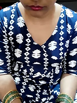 Snapshot of Diya_143 chatting on November 23, 6:57 am Diya 143 online show from November 23, 6:57 am