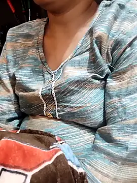 Snapshot of Diya_143 chatting on November 25, 8:03 am Diya 143 online show from November 25, 8:03 am