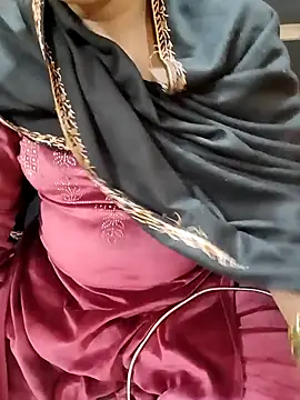 Snapshot of Diya_143 chatting on November 26, 7:15 pm Diya 143 online show from November 26, 7:15 pm