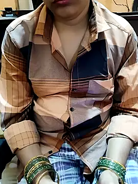 Snapshot of Diya_143 chatting on December 1, 6:51 am Diya 143 online show from December 1, 6:51 am