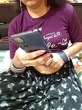 Snapshot of Diya_143 chatting on May 8, 7:25 am Diya 143 online show from May 8, 7:25 am