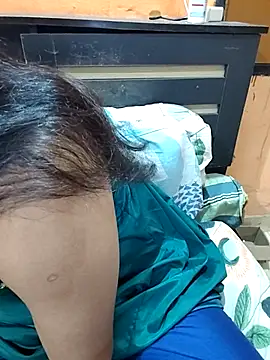 Snapshot of Diya_143 chatting on May 11, 2:56 pm Diya 143 online show from May 11, 2:56 pm