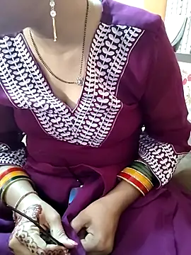 Snapshot of Diya_143 chatting on May 12, 5:48 am Diya 143 online show from May 12, 5:48 am