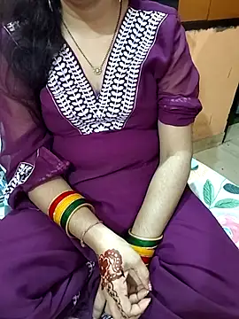 Snapshot of Diya_143 chatting on May 12, 5:54 pm Diya 143 online show from May 12, 5:54 pm