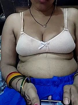 Snapshot of Diya_143 chatting on May 15, 7:10 pm Diya 143 online show from May 15, 7:10 pm