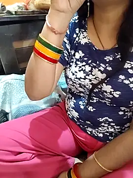 Snapshot of Diya_143 chatting on May 16, 8:00 am Diya 143 online show from May 16, 8:00 am