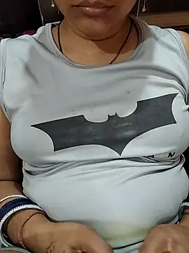 Snapshot of Diya_143 chatting on May 18, 5:41 pm Diya 143 online show from May 18, 5:41 pm