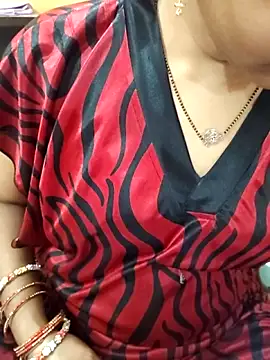 Snapshot of Diya_143 chatting on May 23, 7:18 pm Diya 143 online show from May 23, 7:18 pm