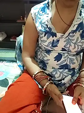 Snapshot of Diya_143 chatting on May 28, 6:00 am Diya 143 online show from May 28, 6:00 am