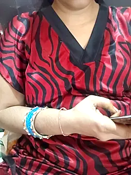 Snapshot of Diya_143 chatting on June 1, 9:44 am Diya 143 online show from June 1, 9:44 am
