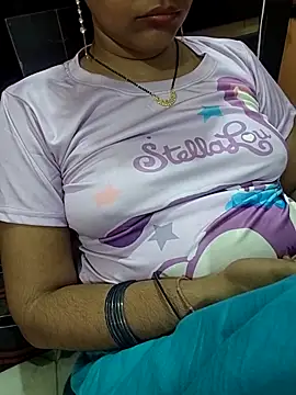 Snapshot of Diya_143 chatting on June 12, 7:24 pm Diya 143 online show from June 12, 7:24 pm